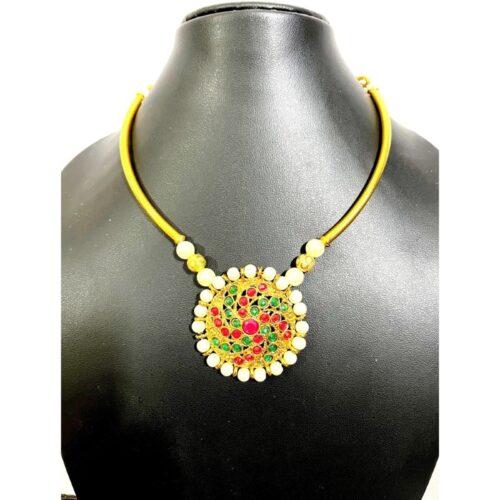 Generic Women's Short Necklace And Earing Set - Image 3