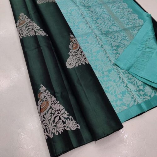 Women’s Borderless Kanjivaram Silk Sarees With Unstitched Blouse (Dark Green)